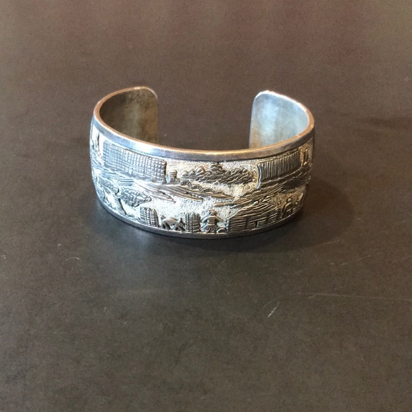 Vintage Jewelry - 🚨SUPER RARE vintage sterling silver bracelet🚨